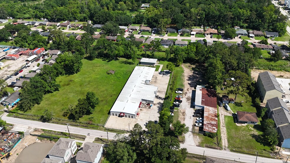 3334 Creekmont Dr, Houston, TX à vendre - Photo de l’immeuble – Image 2 sur 5