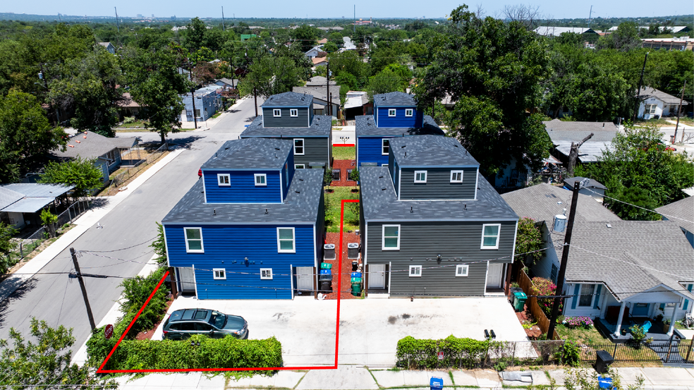Duplexes On W Salinas St & Elmendorf St portefeuille de 4 biens à vendre sur LoopNet.fr - Photo de l’immeuble – Image 3 sur 17