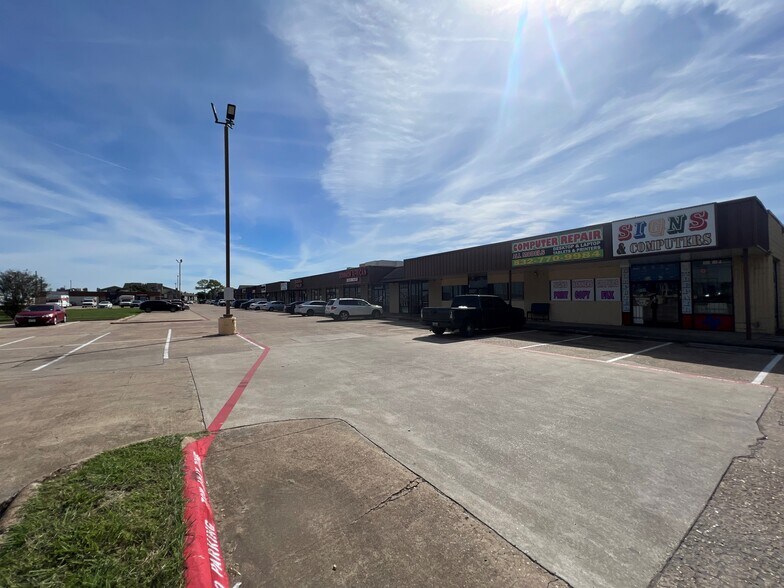 6221 Highway 6 S, Houston, TX à louer - Photo de l’immeuble – Image 2 sur 4