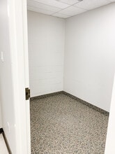 378-380 Talbot St, St Thomas, ON à louer Photo intérieure– Image 2 sur 4