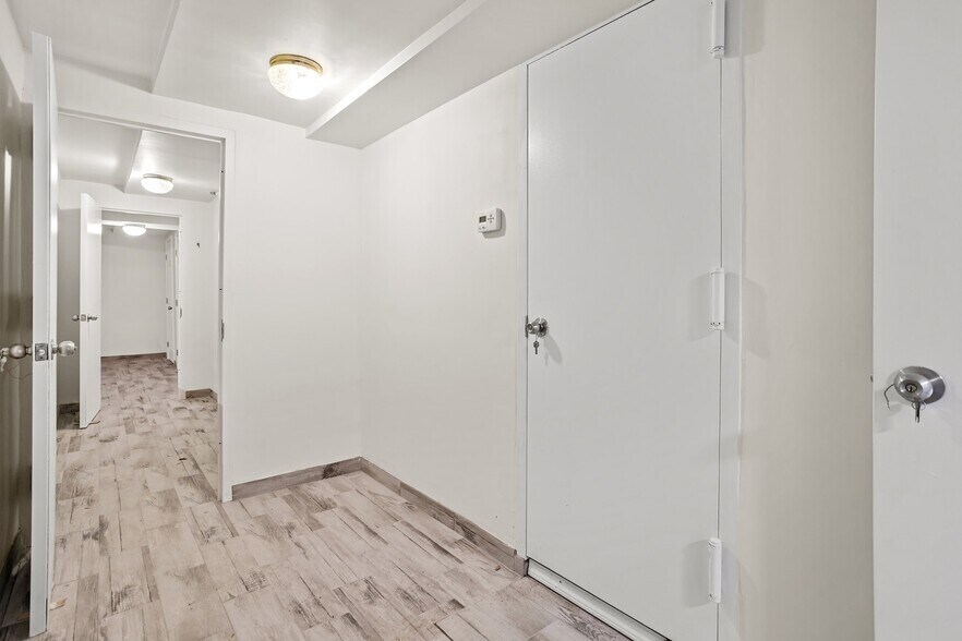 4016 31st Ave, Astoria, NY à louer - Photo intérieure – Image 2 sur 12