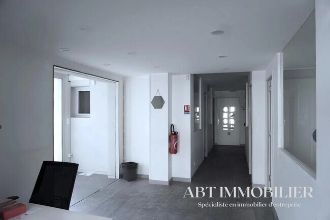 Plus de détails pour Local commercial à vendre