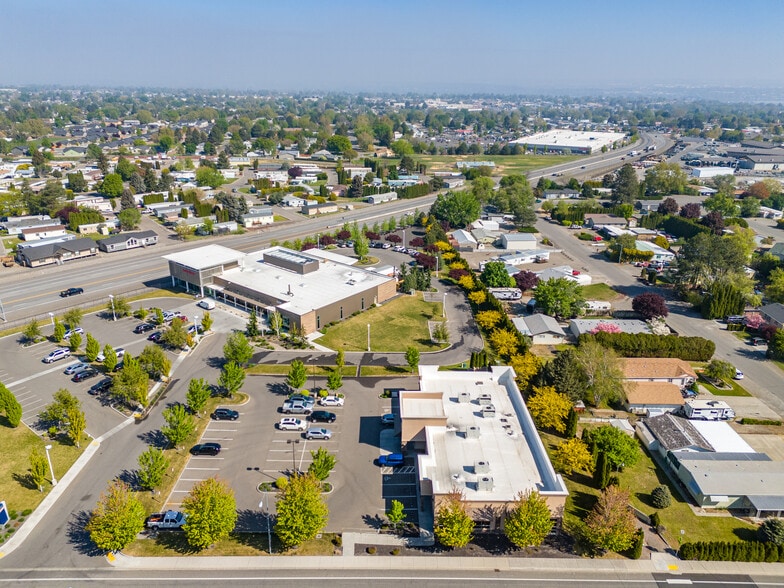 3208 W 19th Ave, Kennewick, WA à louer - Photo de l’immeuble – Image 3 sur 8