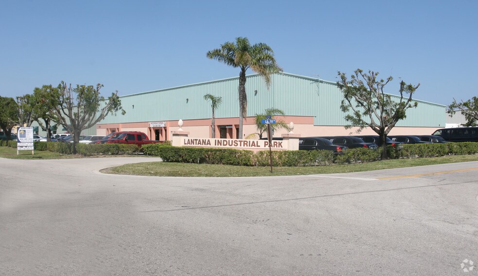 820 N 8th St, Lantana, FL à louer - Photo de l’immeuble – Image 3 sur 7