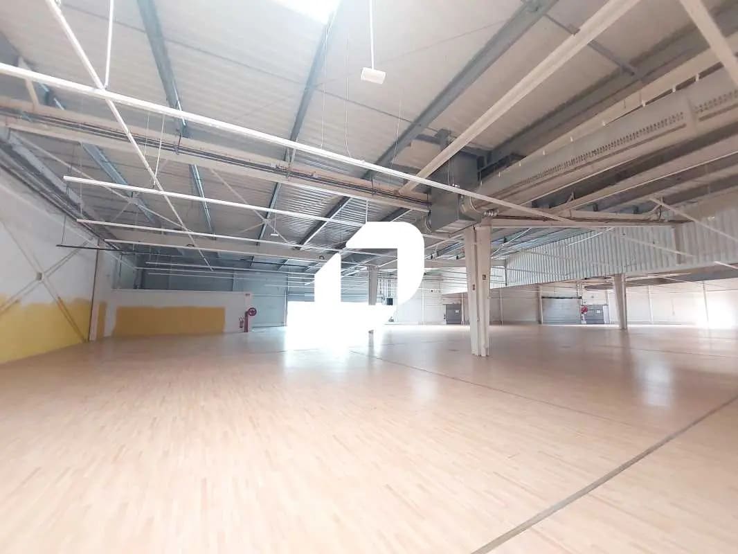 Local commercial dans Maurepas à louer Photo intérieure– Image 1 sur 6