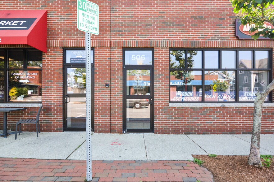 505 Main St, Reading, MA à louer - Photo de l’immeuble – Image 2 sur 9