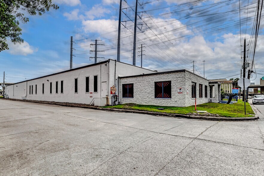 4950 Terminal St, Bellaire, TX à louer - Photo de l’immeuble – Image 3 sur 5