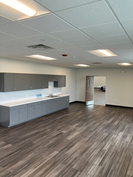 2031 Geneva Dr, Geneva, IL à louer - Photo intérieure – Image 2 sur 16