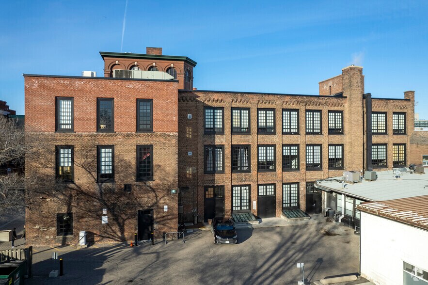 161 Liberty St, Toronto, ON à louer - Photo de l’immeuble – Image 2 sur 6