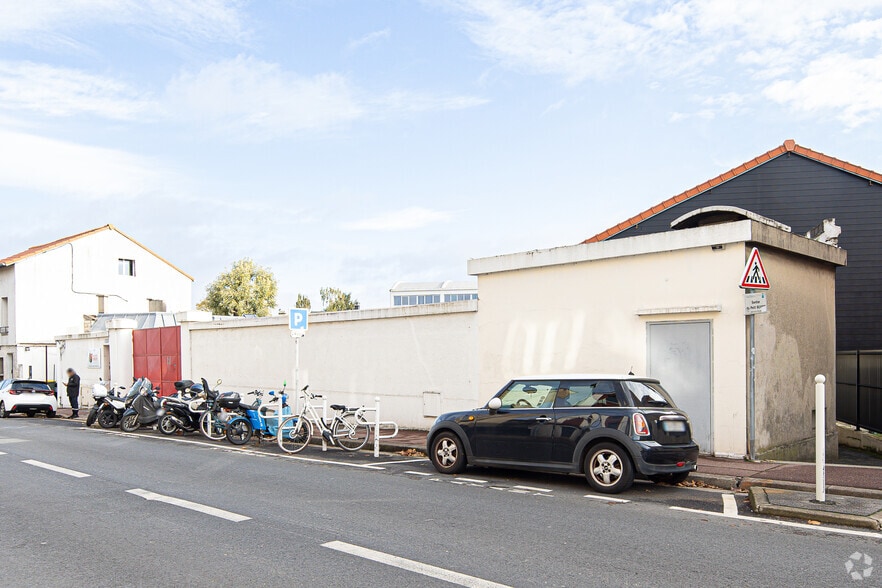 35-37 Rue Gabriel Péri, Issy-les-Moulineaux à louer - Photo de l’immeuble – Image 2 sur 2