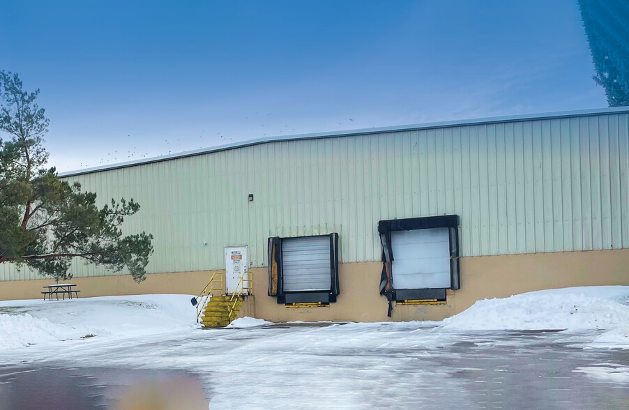 743 S Capital Ave, Idaho Falls, ID à louer - Photo de l’immeuble – Image 1 sur 4
