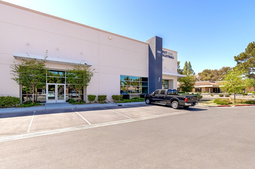 2960 E Sunset Rd, Las Vegas, NV à vendre - Photo de l’immeuble – Image 2 sur 17