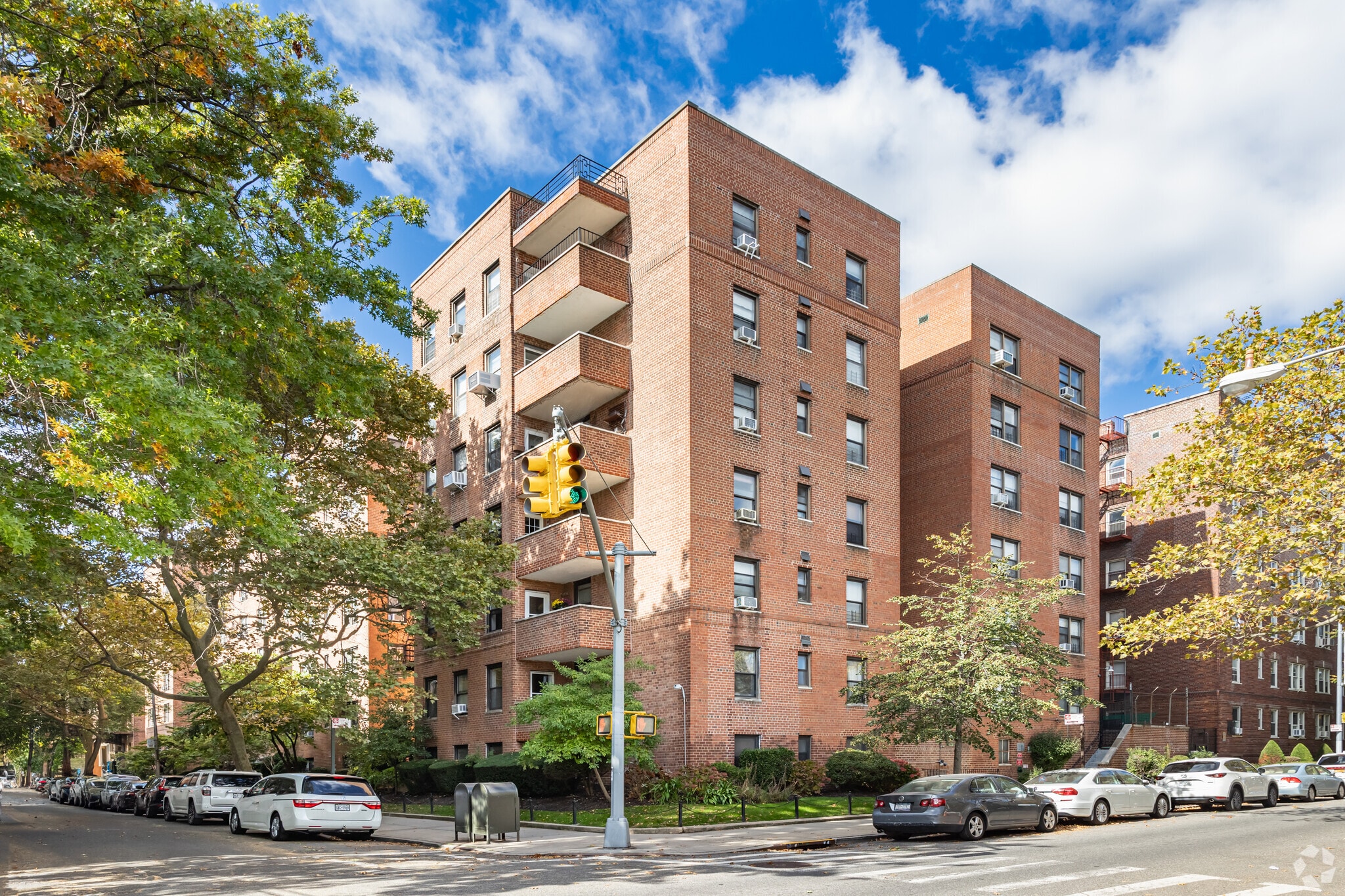 11045 71st Rd, Forest Hills, NY à vendre Photo principale– Image 1 sur 14