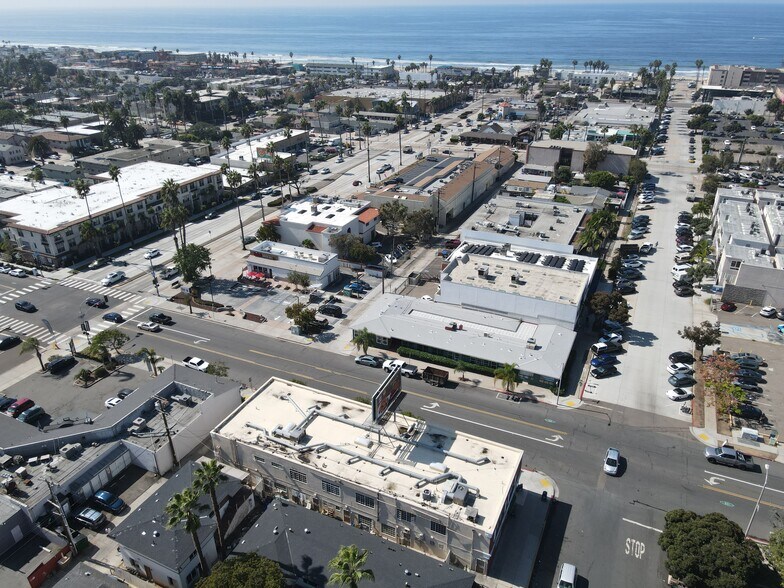 4425 Cass St, San Diego, CA à louer - Photo de l’immeuble – Image 3 sur 11