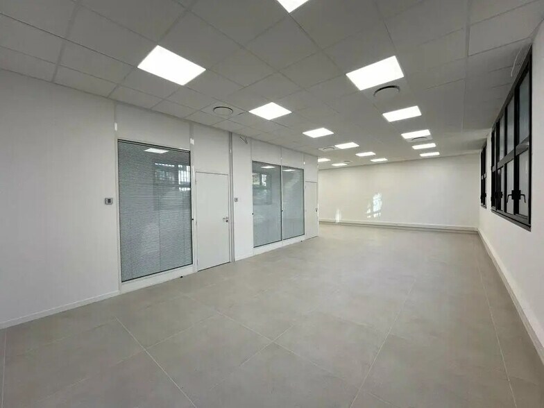 Bureau dans Valbonne à louer - Photo de l’immeuble – Image 2 sur 5