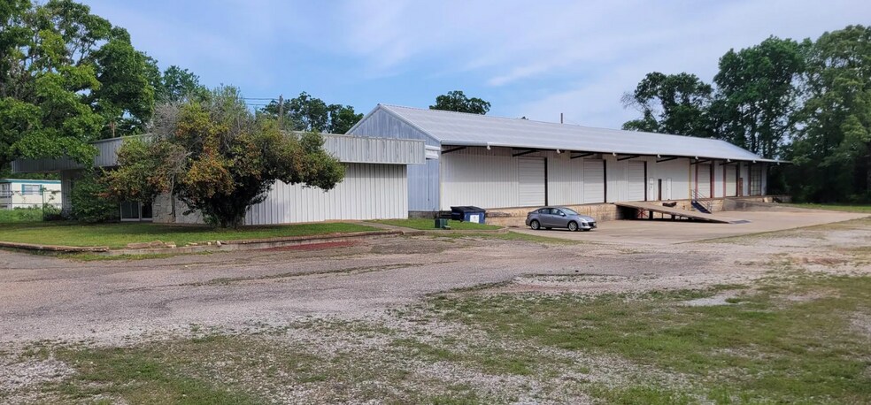 2820 E Marshall Ave, Longview, TX à louer - Photo principale – Image 2 sur 11