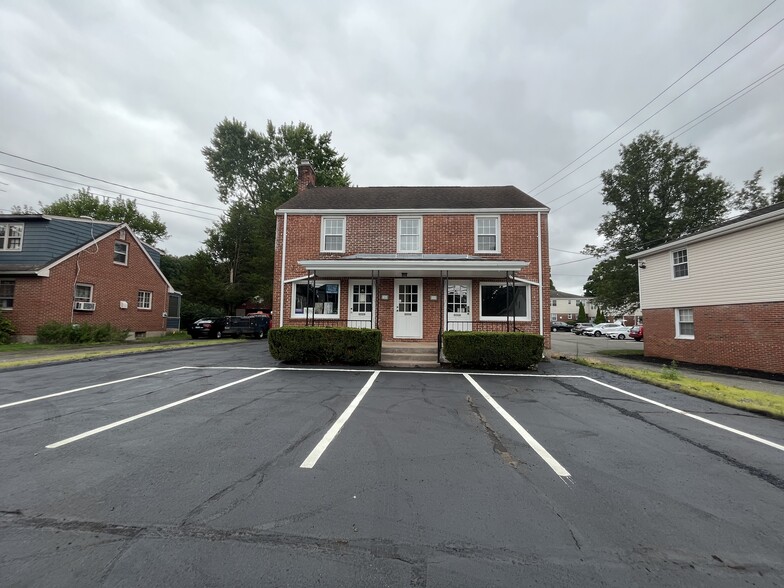 266 Hebron Ave, Glastonbury, CT à louer - Photo de l’immeuble – Image 1 sur 20