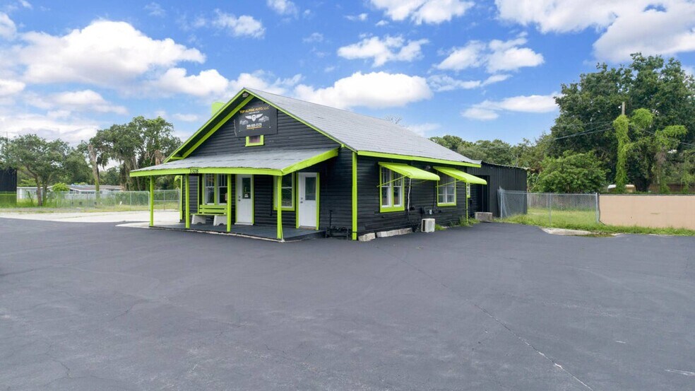 3702 Orange Ave, Fort Pierce, FL à vendre - Photo de l’immeuble – Image 3 sur 16
