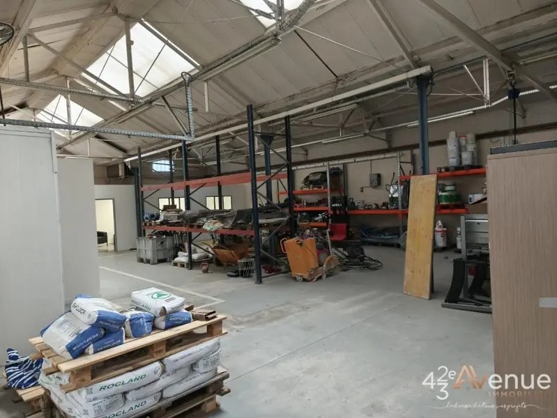 Industriel/Logistique dans Saint-Étienne à vendre Photo intérieure– Image 1 sur 9