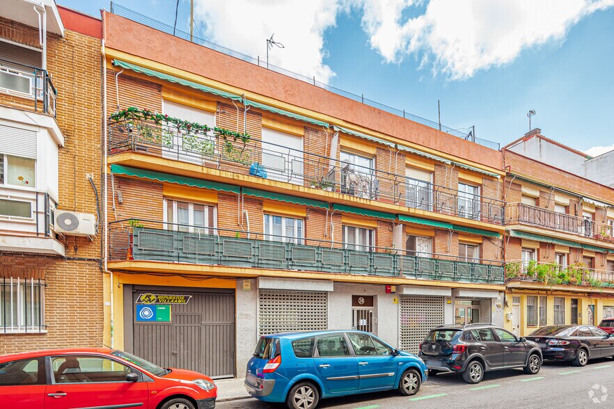 Immeuble residentiel dans Madrid, Madrid à vendre - Photo de l’immeuble – Image 1 sur 2