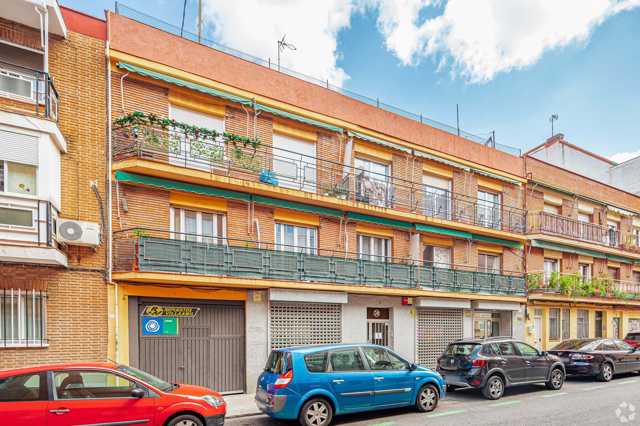Immeuble residentiel dans Madrid, Madrid à vendre Photo de l’immeuble– Image 1 sur 3