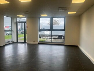 Plus de détails pour Local d'activités à louer