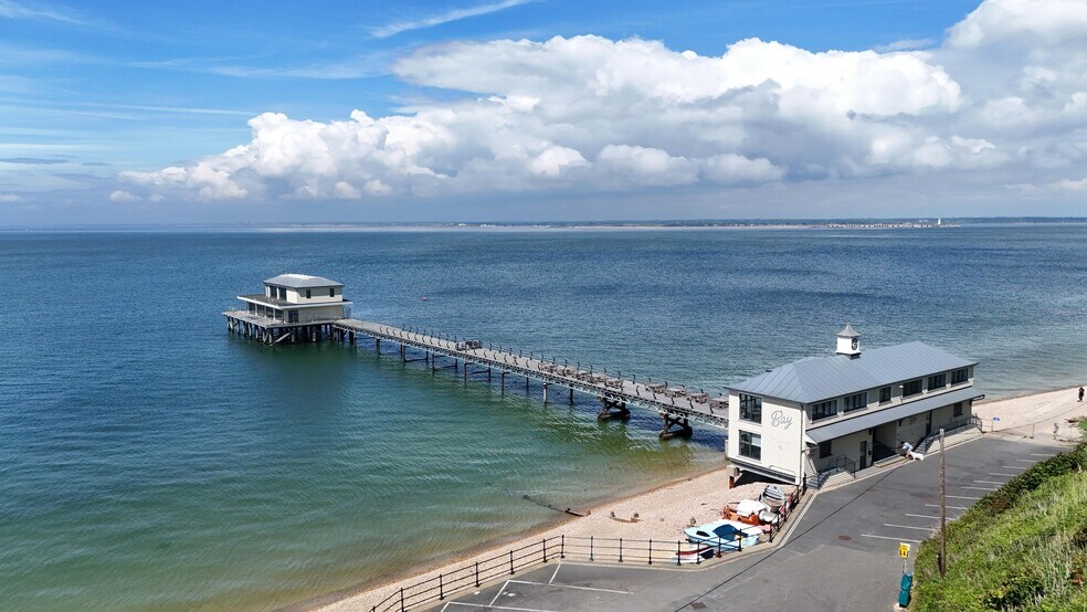 Totland Pier, Totland Bay à vendre - Photo de l’immeuble – Image 2 sur 23