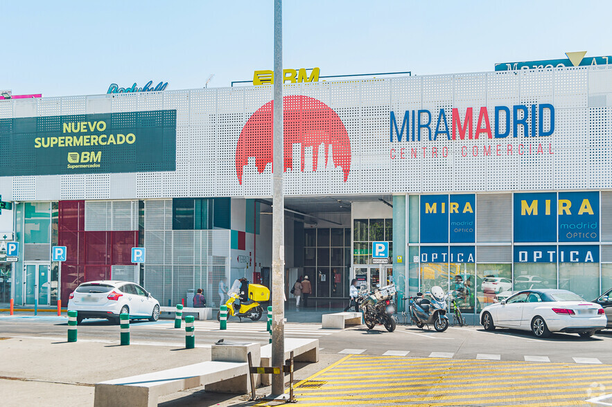 Avenida Juan Pablo II, 26, Paracuellos de Jarama, Madrid à louer - Photo de l’immeuble – Image 3 sur 4