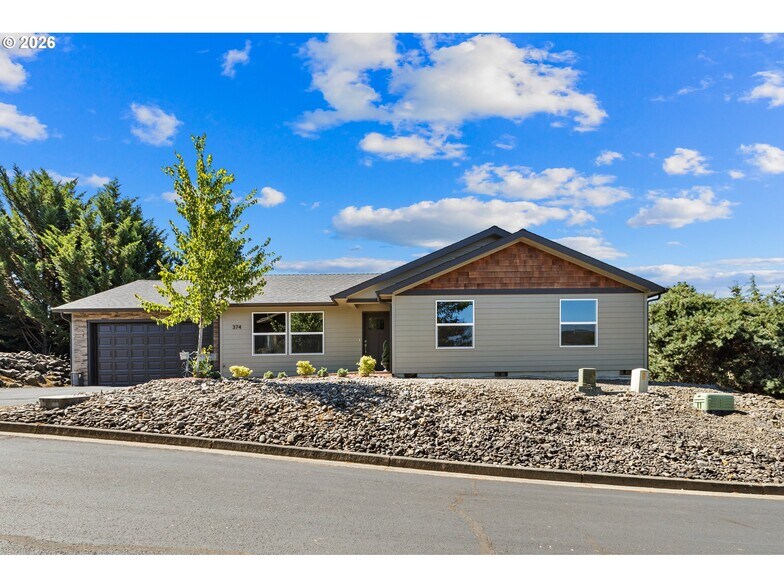 374 Bentgrass Ct, Sutherlin, OR à vendre - Photo principale – Image 1 sur 1