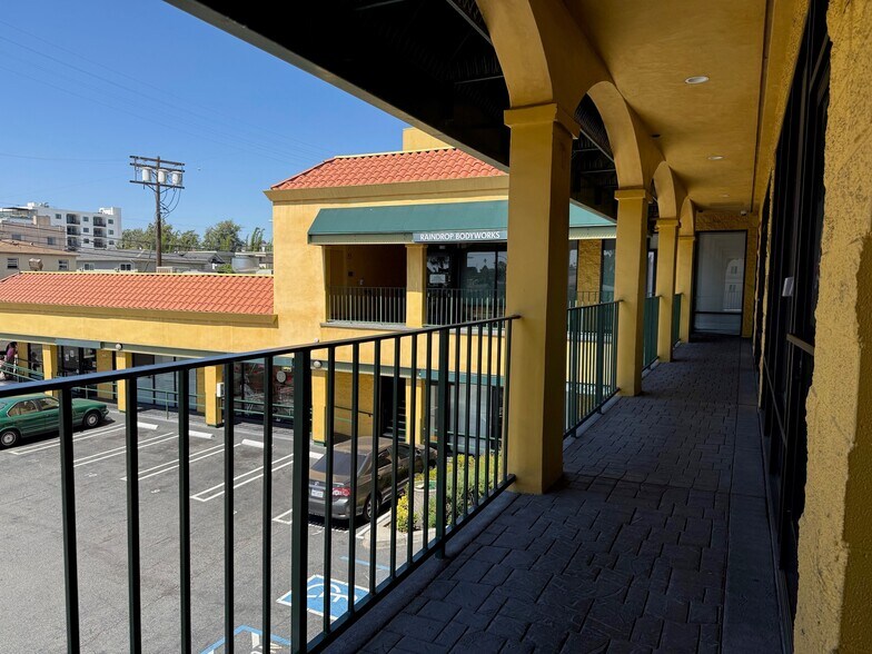 3500 Overland Ave, Los Angeles, CA à louer - Photo de l’immeuble – Image 2 sur 18