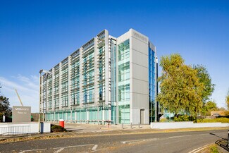Plus de détails pour The Causeway, Staines - Bureau à louer
