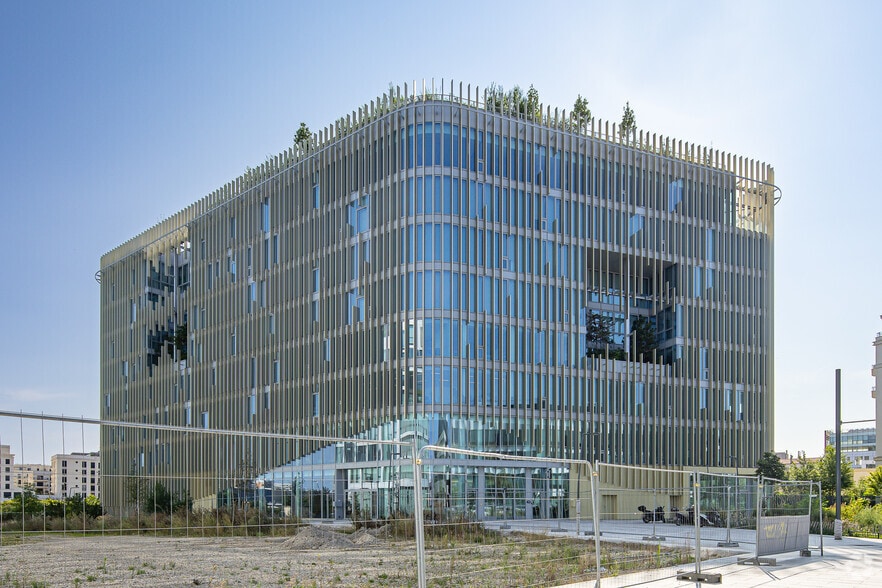 29 Rue De Clichy, Saint-Ouen-sur-Seine à louer - Photo de l’immeuble – Image 2 sur 2