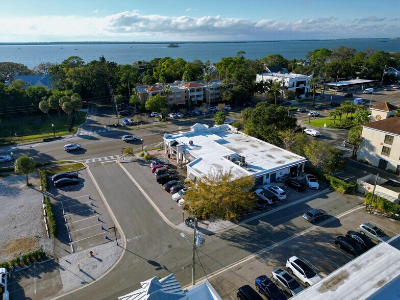 949 Broadway, Dunedin, FL à louer - Photo de l’immeuble – Image 3 sur 5