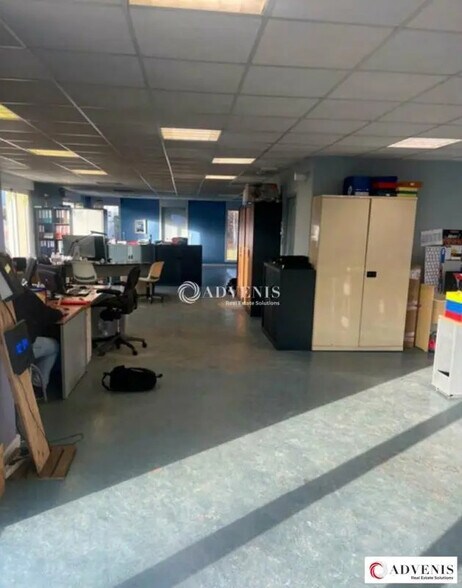 Bureau dans Mios à louer - Photo de l’immeuble – Image 2 sur 4