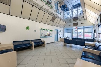 19234 Vanowen St, Reseda, CA à louer Photo intérieure– Image 1 sur 10