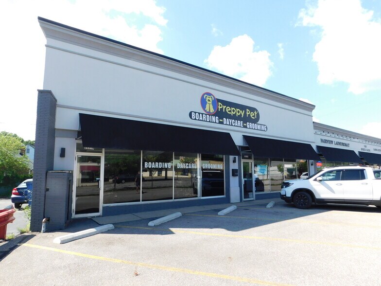 22241-22255 Lorain Rd, Fairview Park, OH à louer - Photo de l’immeuble – Image 1 sur 23