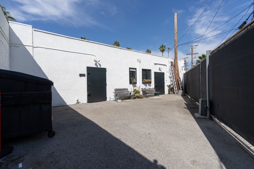 11018 Washington Blvd, Culver City, CA à vendre - Photo de l’immeuble – Image 2 sur 14