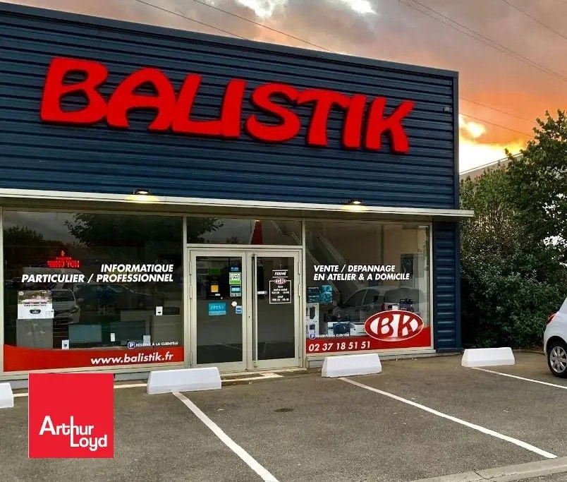 Local commercial dans Barjouville à louer Photo de l’immeuble– Image 1 sur 4