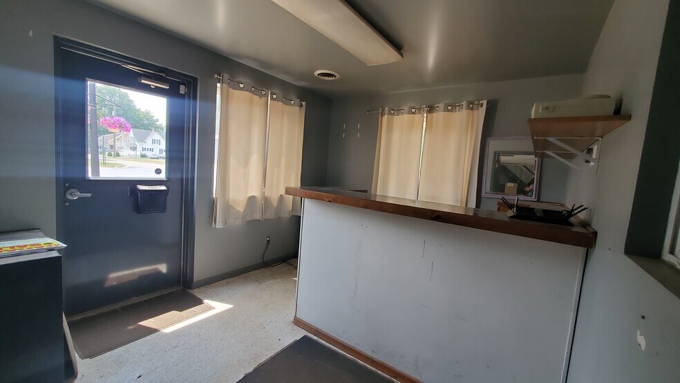9449 Genesee St, New Lothrop, MI à vendre - Photo de l’immeuble – Image 2 sur 17