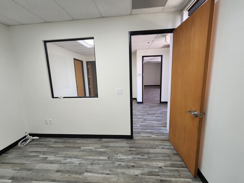 14020 Central Ave, Chino, CA à louer - Photo de l’immeuble – Image 3 sur 16