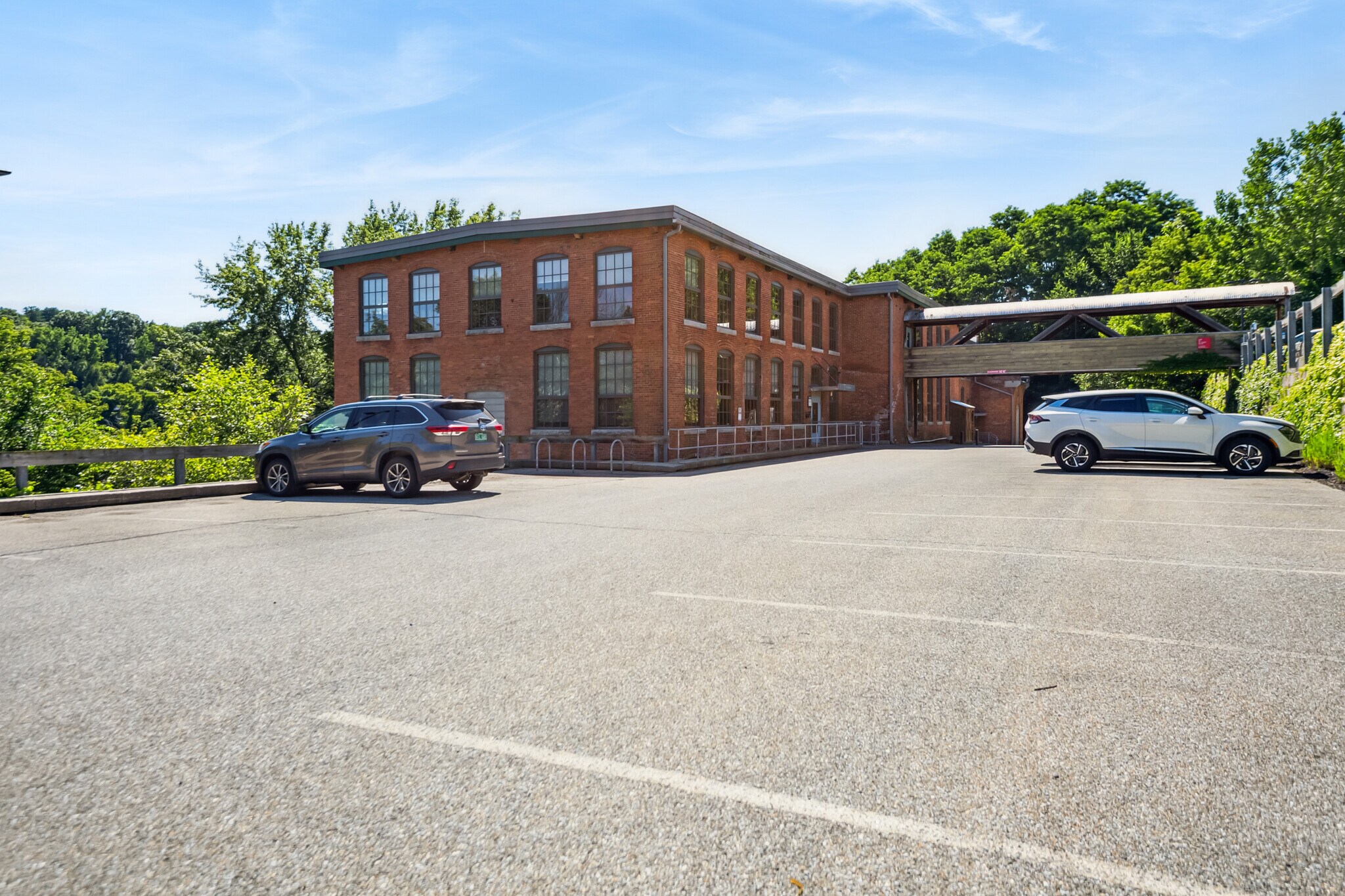 110 W Canal St, Winooski, VT à vendre Photo de l’immeuble– Image 1 sur 13