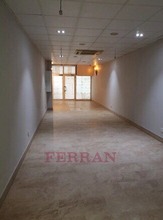 Plus de détails pour Local commercial à louer