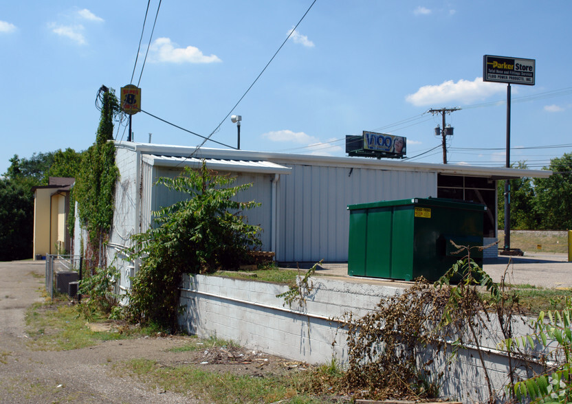 901 Dunbar Ave, Dunbar, WV à louer - Photo de l’immeuble – Image 2 sur 3