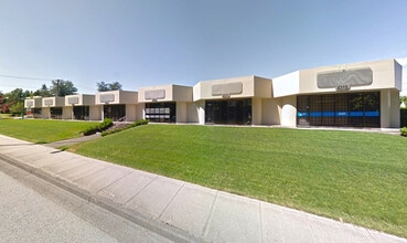 4301-4315 Canada Way, Burnaby, BC à louer Photo intérieure– Image 1 sur 3