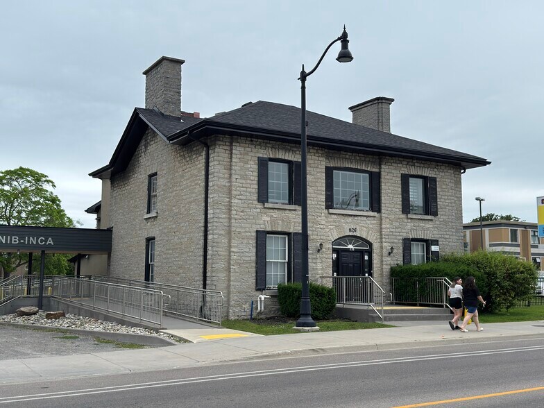 826 Princess St, Kingston, ON à vendre - Photo de l’immeuble – Image 2 sur 9