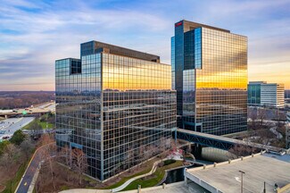Plus de détails pour Woodfield Corporate Center – Bureau à vendre, Schaumburg, IL