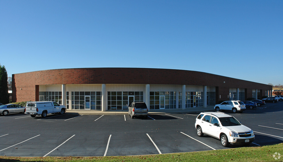 256 Raceway Dr, Mooresville, NC à louer - Photo principale – Image 1 sur 9