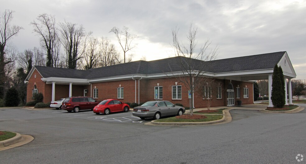 1146 N New Hope Rd, Gastonia, NC à vendre - Photo de l’immeuble – Image 2 sur 96