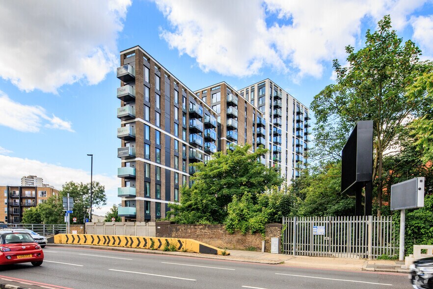 Lionel Rd S, Brentford à louer - Photo de l’immeuble – Image 2 sur 3