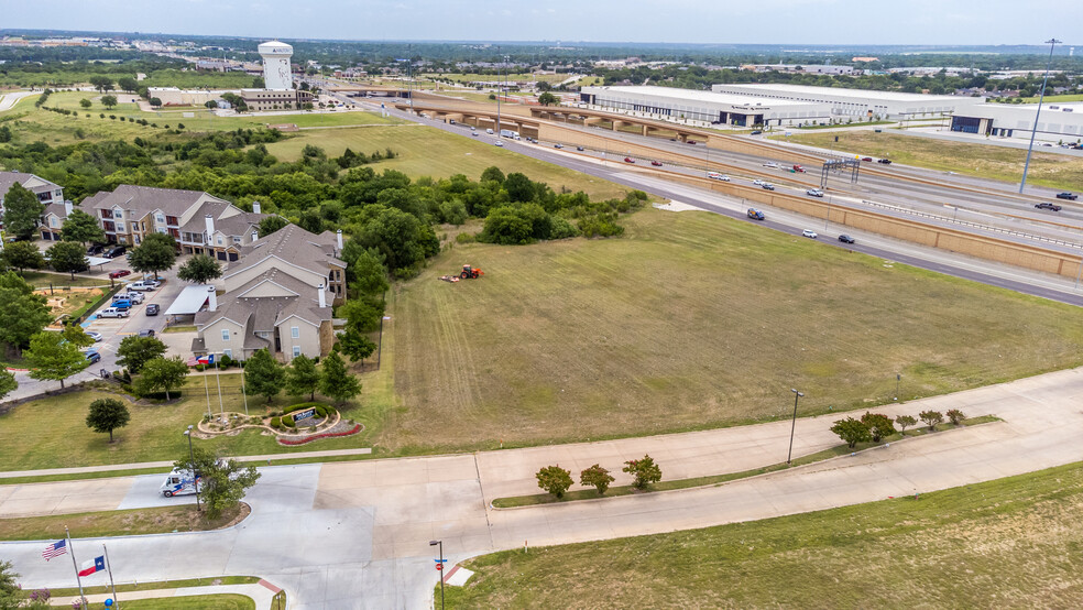 5280 Fossil Creek Blvd, Haltom City, TX à louer - Photo de l’immeuble – Image 3 sur 5